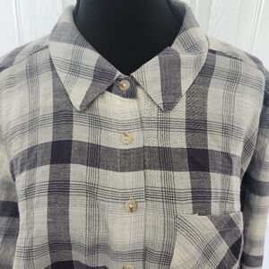Torrid Size 1 Blue/Gray Long Sleeve Button Down Shirt  NWT